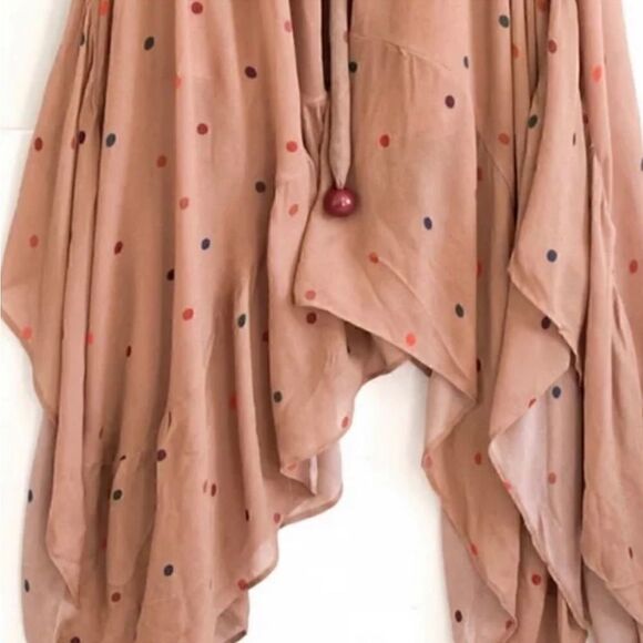 FARM Rio Beige Dots One Shoulder Dress
Size Small - Picture 5 of 10